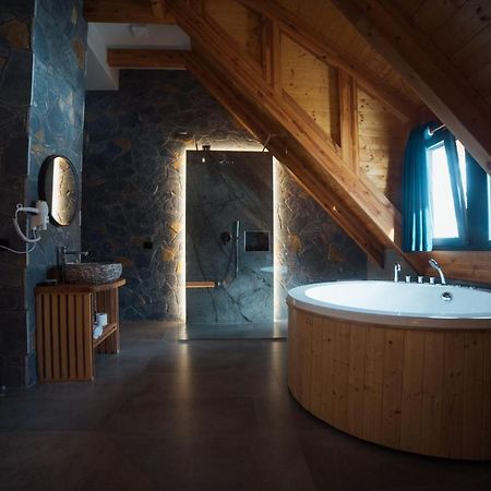 Hotel Kulla E Bajraktarit Boge エクステリア 写真